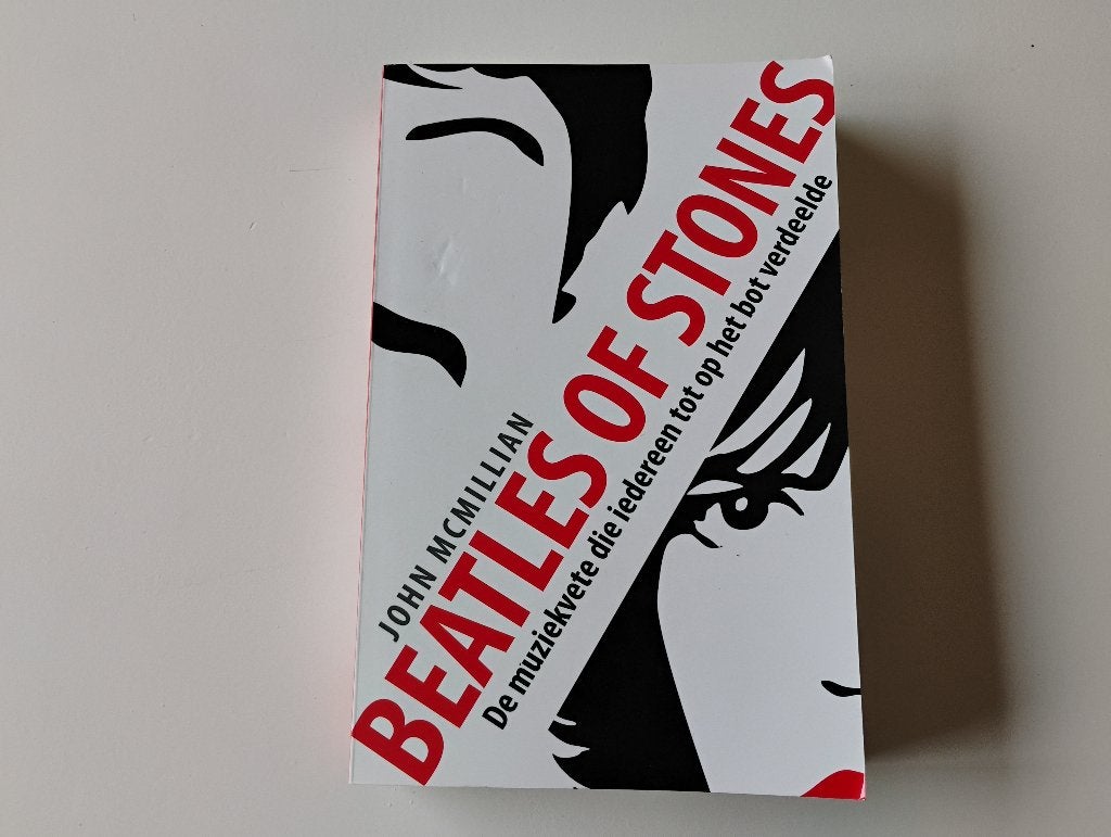 Boek Beatles of Stones John Mcmillian muziekvete, Ophalen of Verzenden, Zo goed als nieuw, Artiest