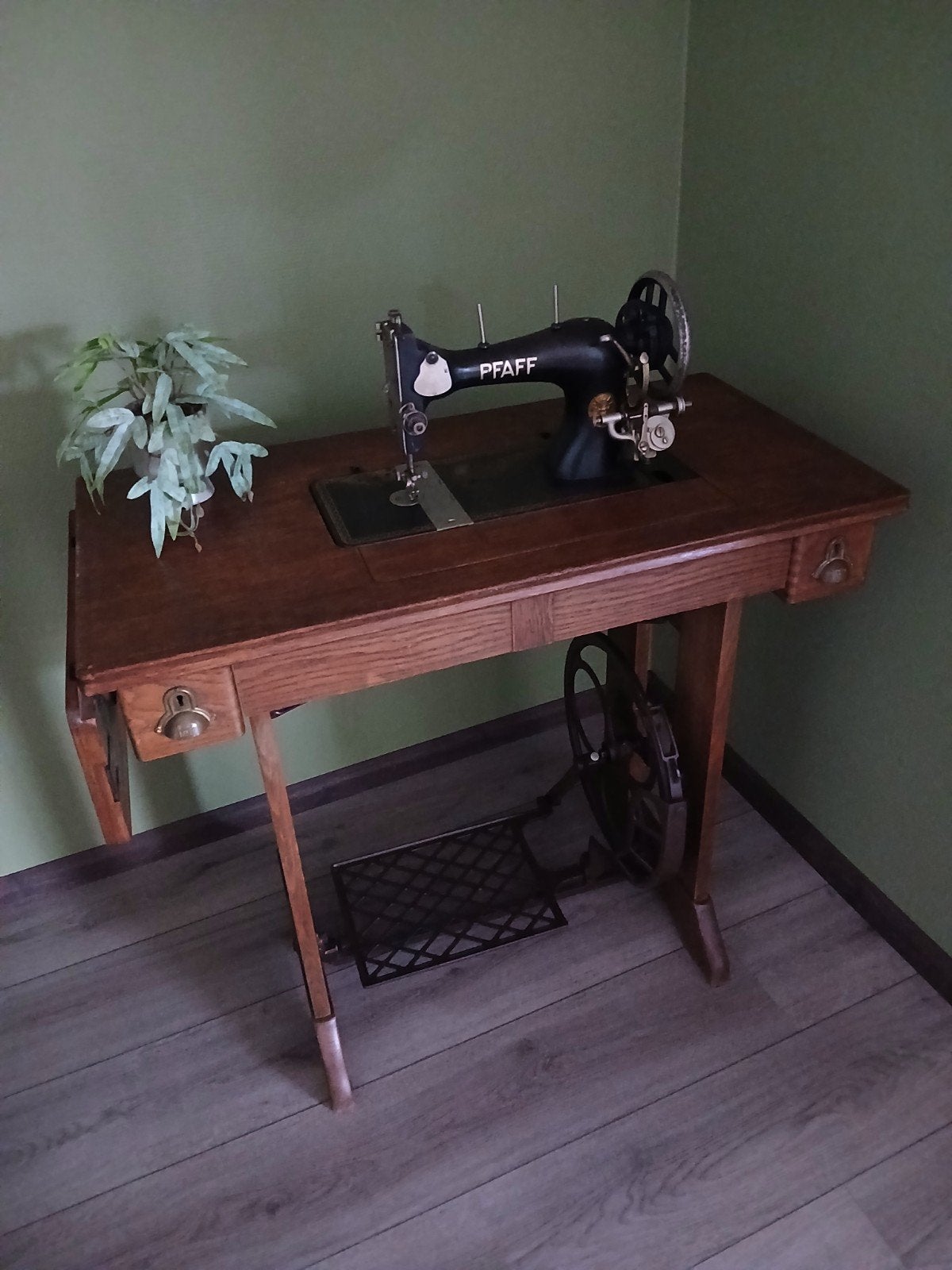 Leuke vintage naaimachine, Ophalen