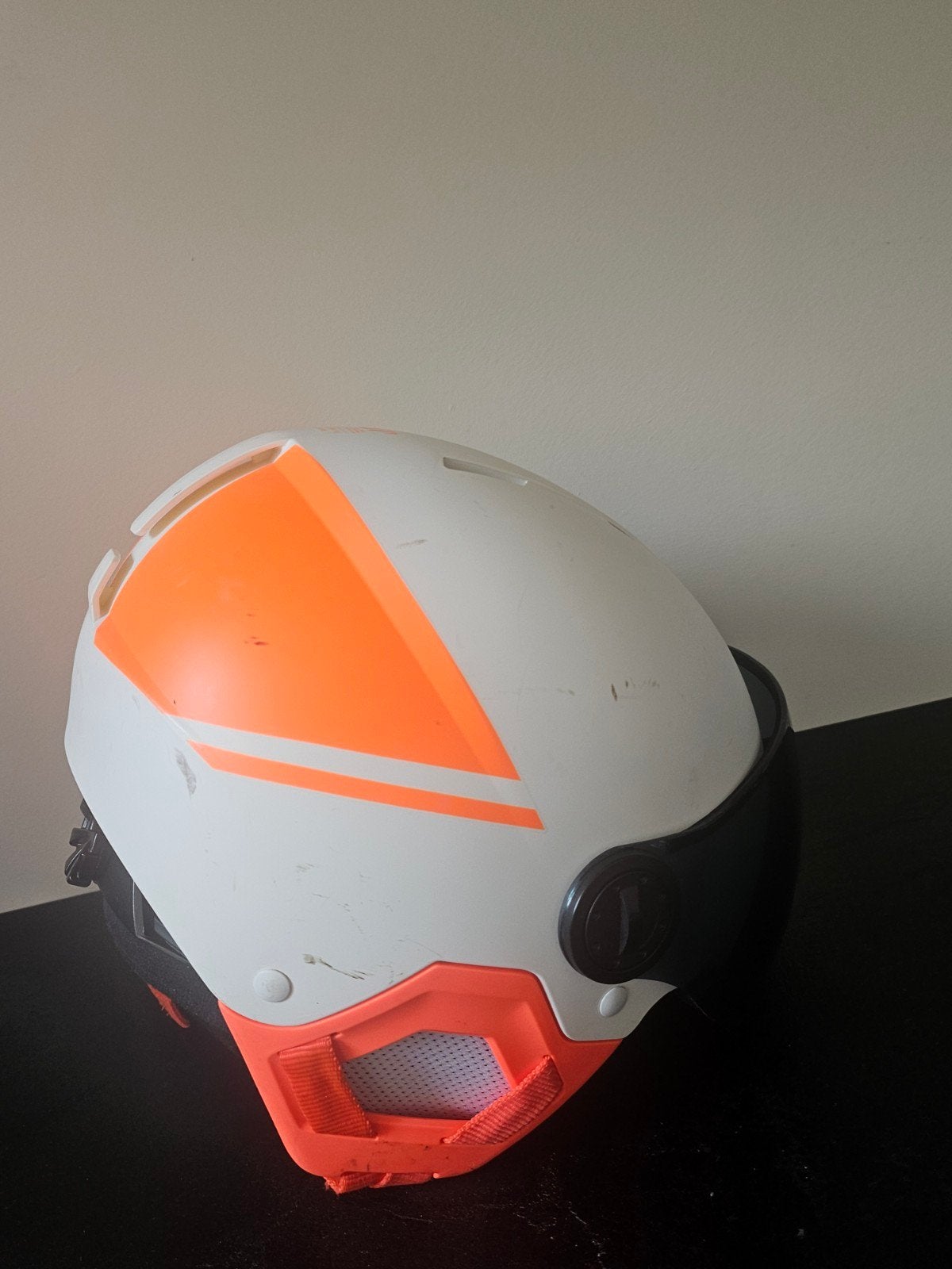 Skihelm wit/oranje met vizier, Sport en Fitness, Skiën en Langlaufen, Ophalen, Gebruikt, Skiën, Overige typen