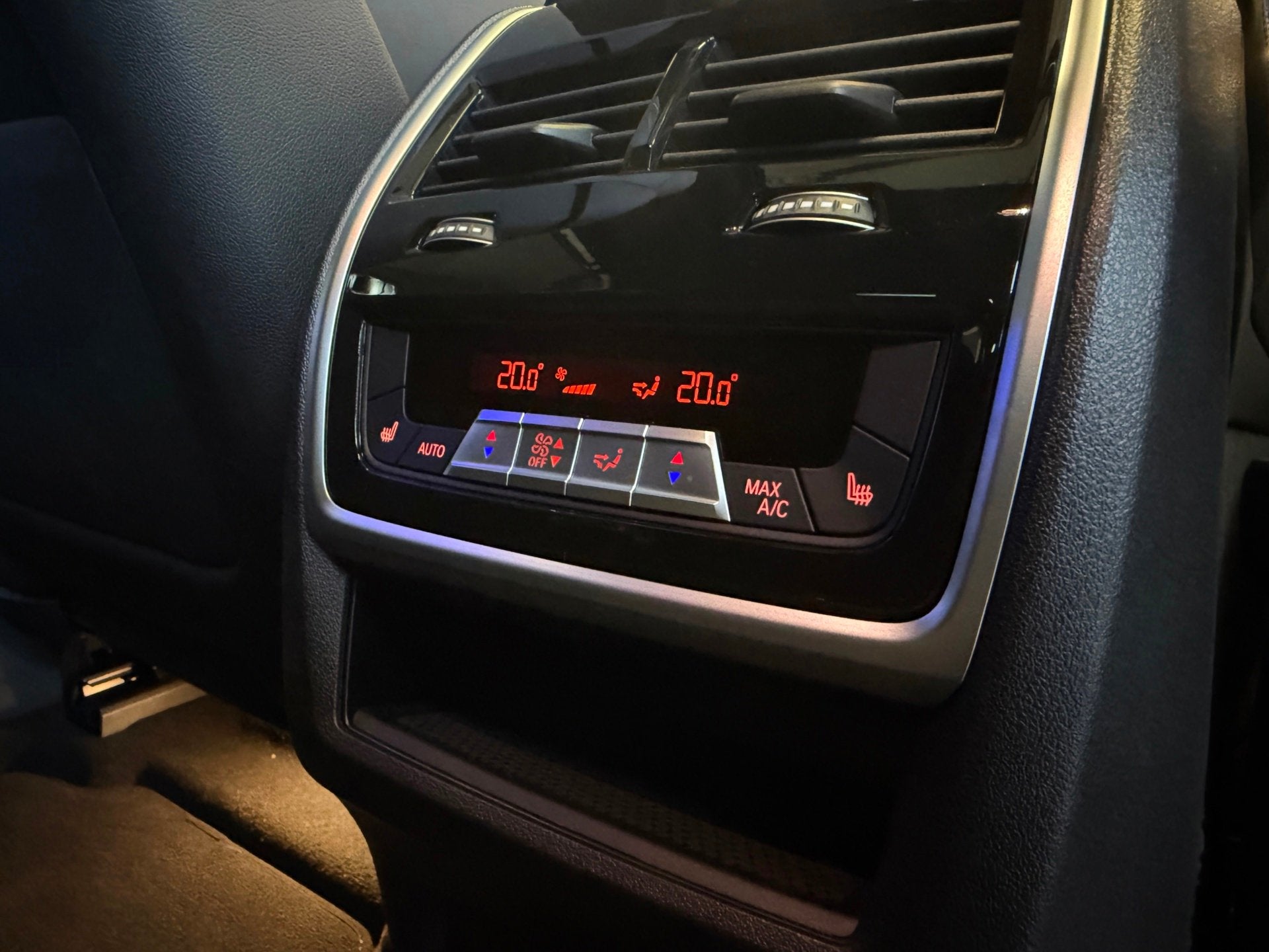 Foto 17 van BMW X6 XDrive40i|St.Koeling|Pano|Massage|Softclose|Skylounge