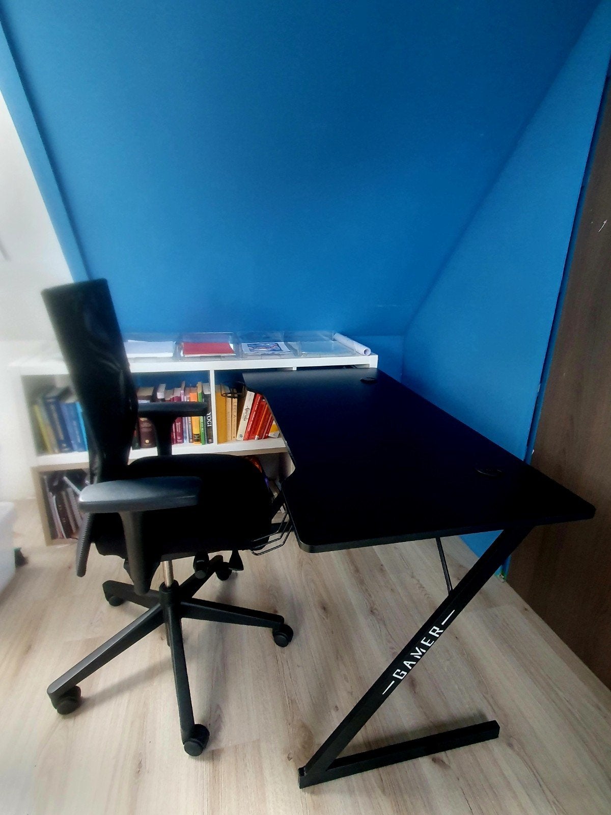 bureau plus bureaustoel, Ophalen