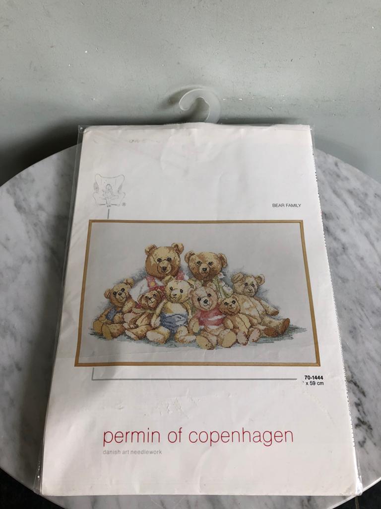 Nieuw borduurpakket Beren familie, Permin of Copenhagen, Ophalen of Verzenden, Nieuw, Handborduren, Borduurpakket
