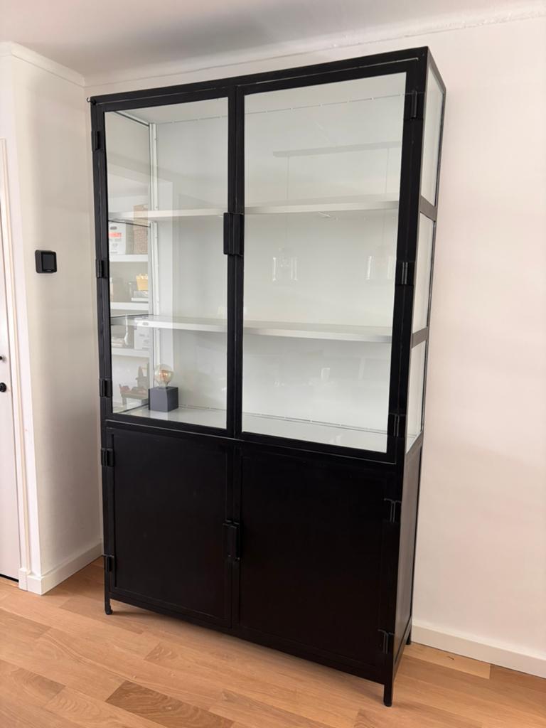 Vitrine kast metaal, Ophalen, 200 cm of meer, Zo goed als nieuw, Metaal