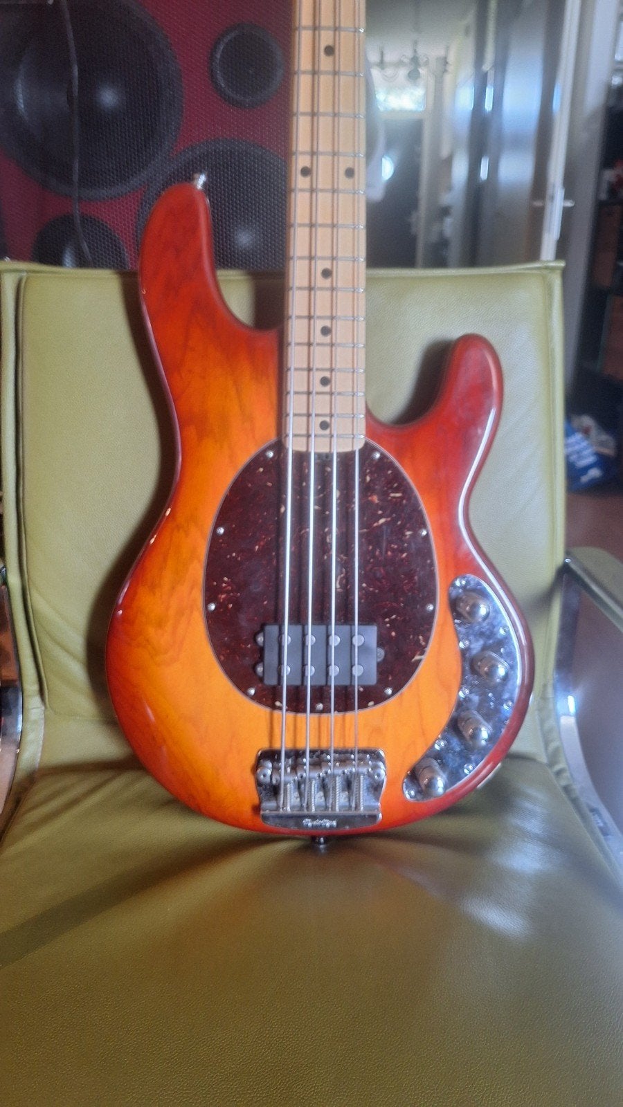 Music Man StingRay 3 EQ H Basgitaar - Honey Burst, Muziek en Instrumenten, Ophalen