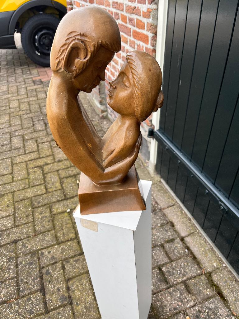 de kus van roden houten beeld, Antiek en Kunst, Ophalen of Verzenden, Hout, Bruin