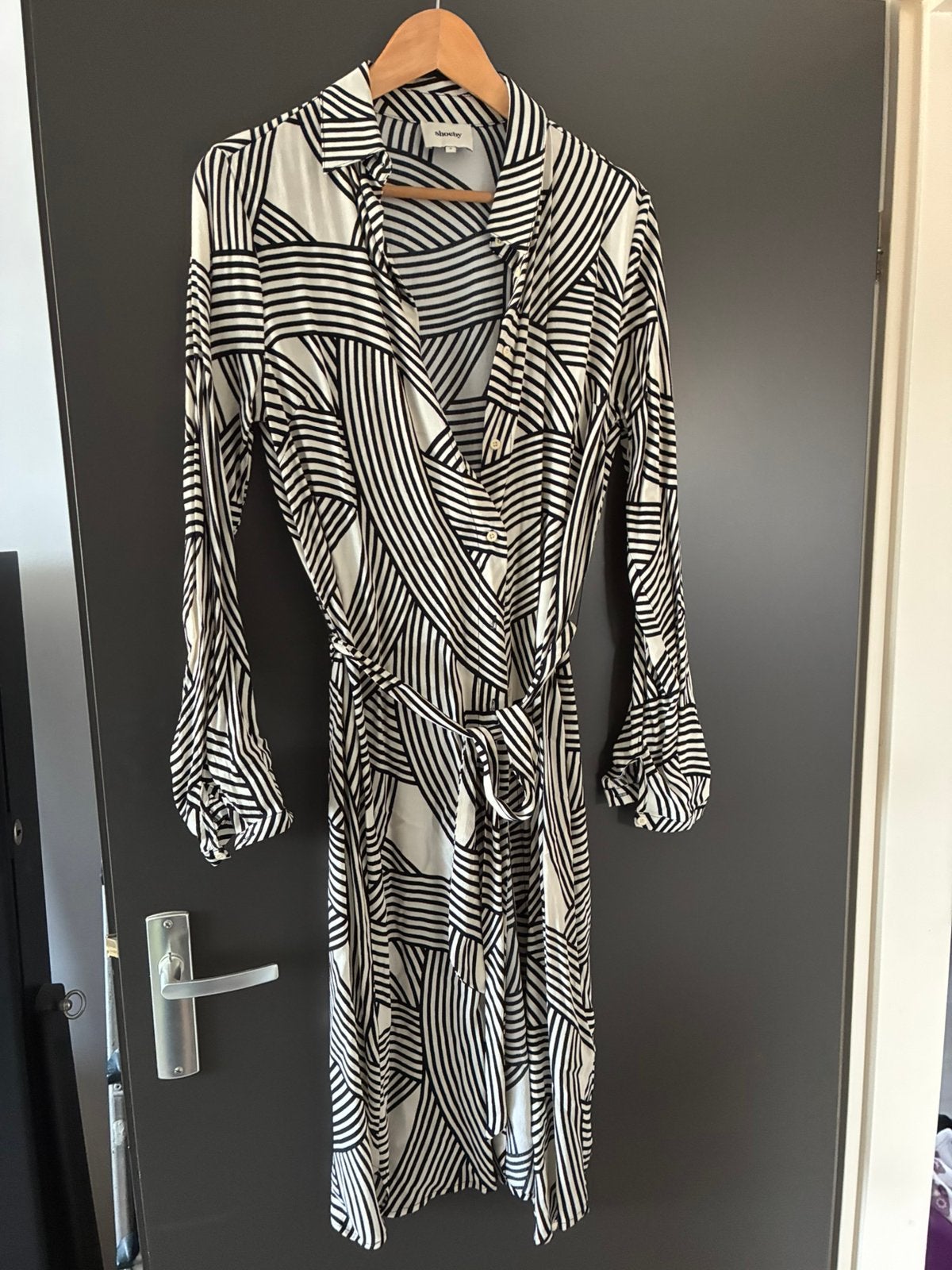 Jurk Shoeby maat S, Wit, Ophalen of Verzenden, Zo goed als nieuw, Knielengte