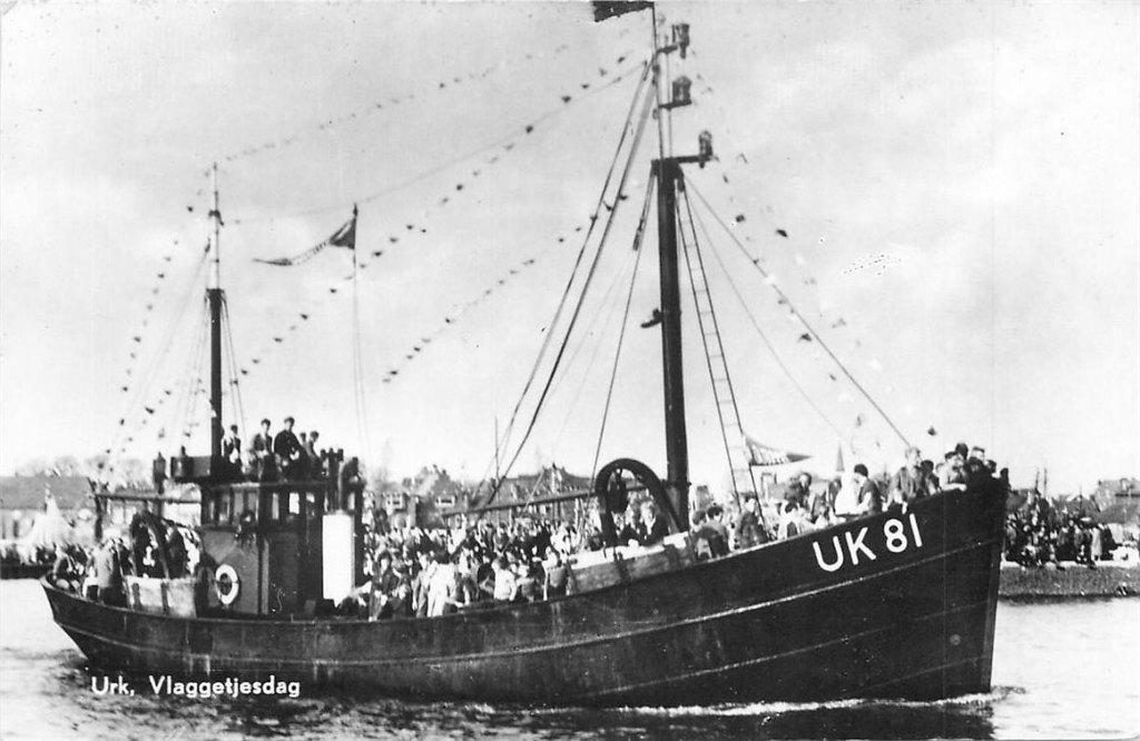 701-320-011 Urk Vlaggetjesdag, Verzenden, Voor 1920, Flevoland