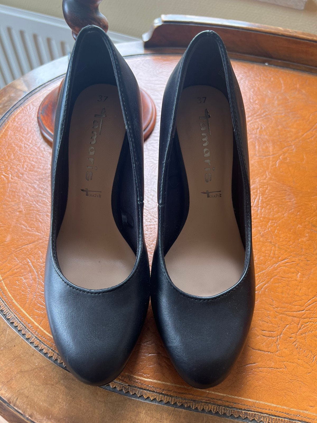 Tamaris pumps maat 37 zwart, Ophalen of Verzenden, Zo goed als nieuw, Zwart