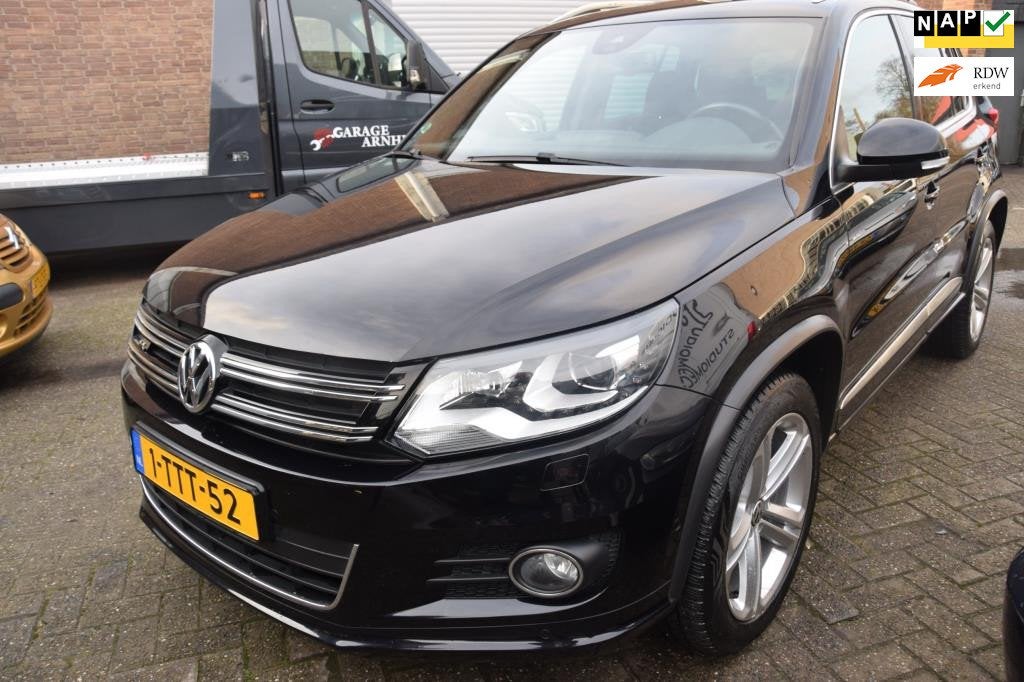 Volkswagen Tiguan 1.4 TSI R-Line Edition panodakautomaat,r-l, Euro 5, 4 cilinders, Alcantara, Bedrijf