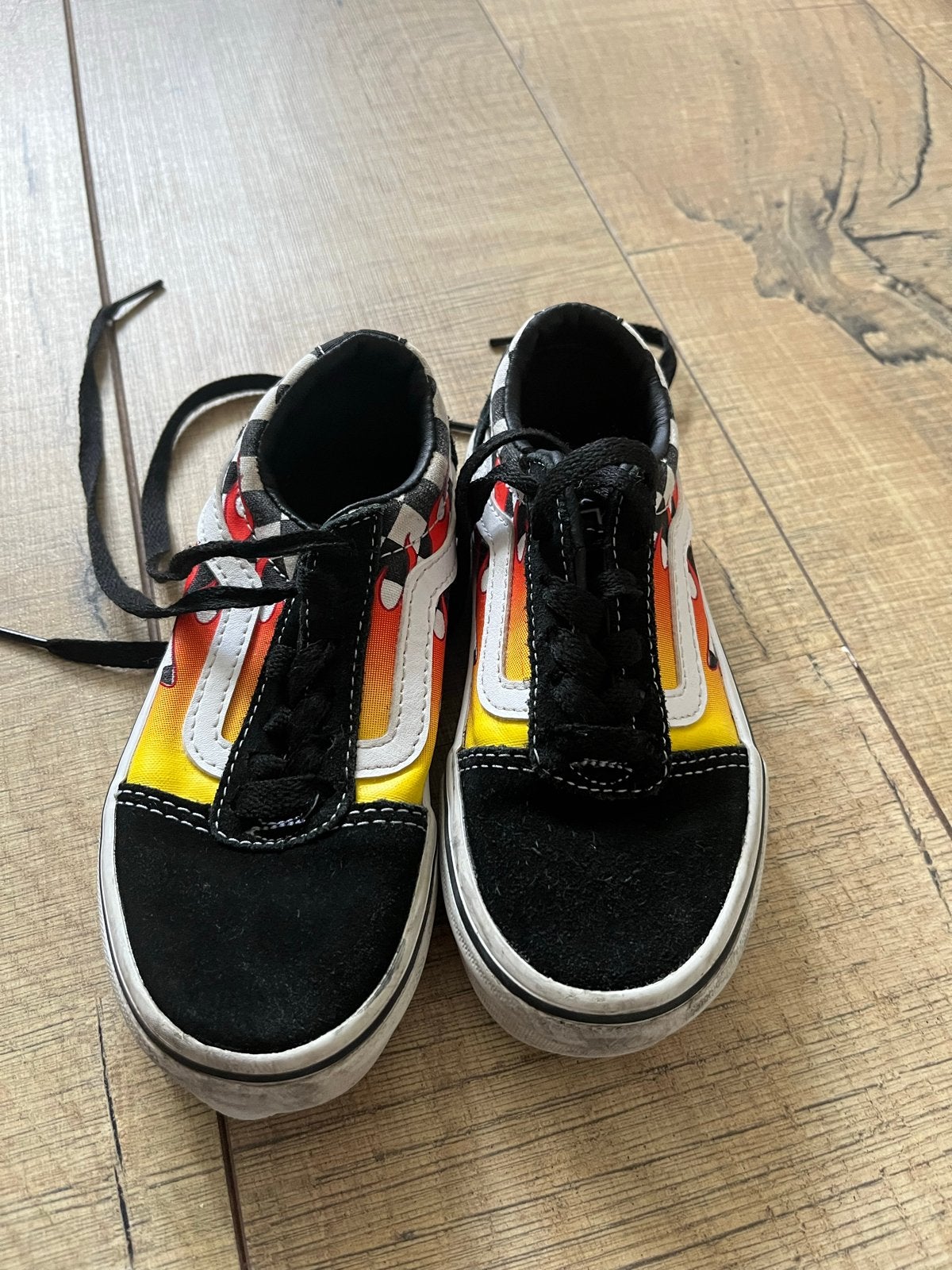 Vans schoenen met vlammenpatroon - Maat 27, Ophalen of Verzenden, Gebruikt, Jongen of Meisje, Schoenen