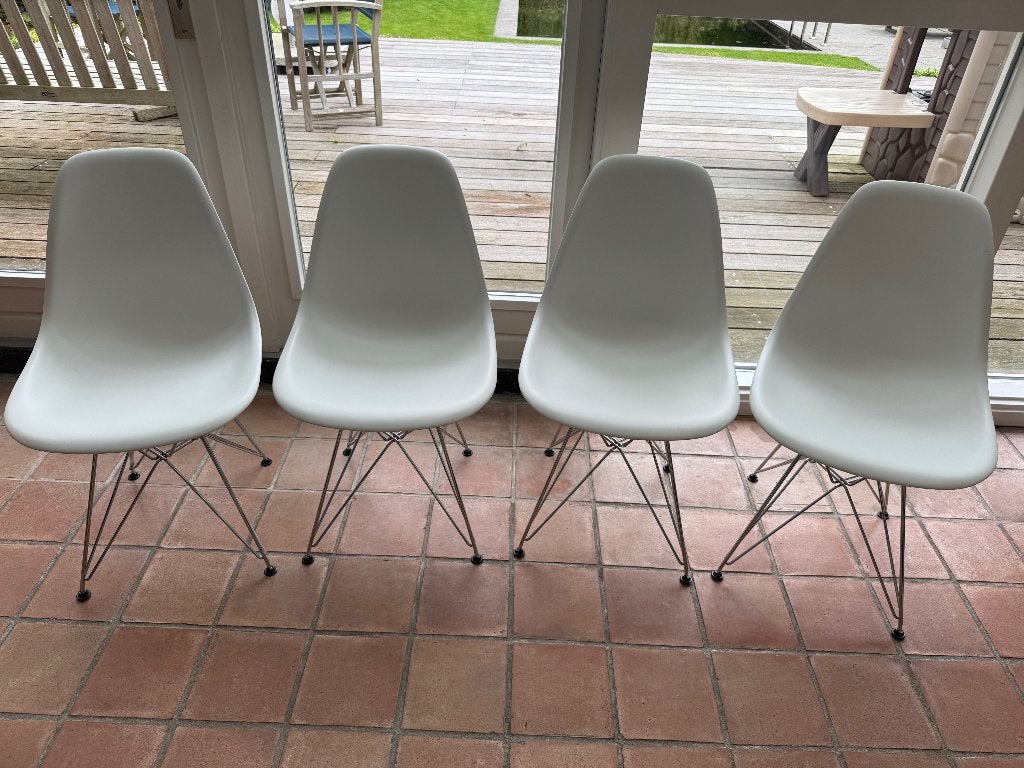 Vitra Eames DSR stoelen wit 4 stuks, Huis en Inrichting, Ophalen, Wit, Design, Vier