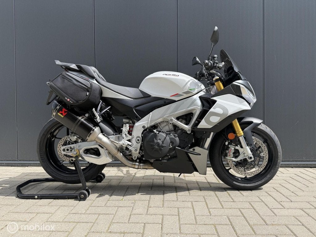 €1.500 korting & gratis Akrapovic Aprilia Tuono V4 1100, Traction Control, 1077 cc, Via Michelangelo 1 Noale, Aprilia