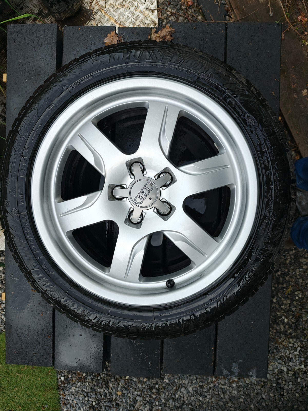 Originele 17 inch Audi A5 velgen met banden 225/50 R17, Auto-onderdelen, Banden en Velgen, Ophalen