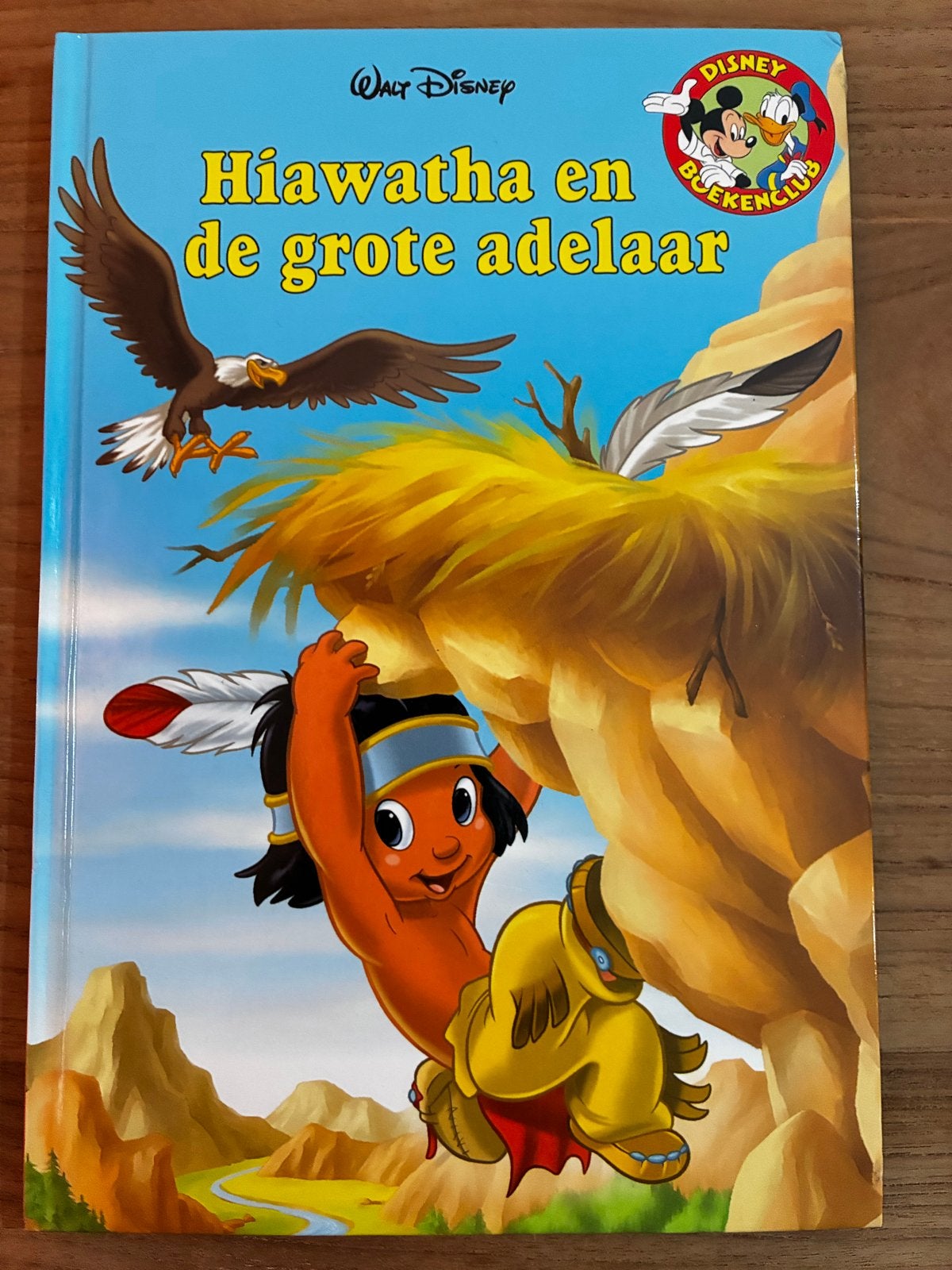 Walt Disney Hiawatha en de grote adelaar Disney Boekenclub, Ophalen of Verzenden, Gelezen, Fictie algemeen