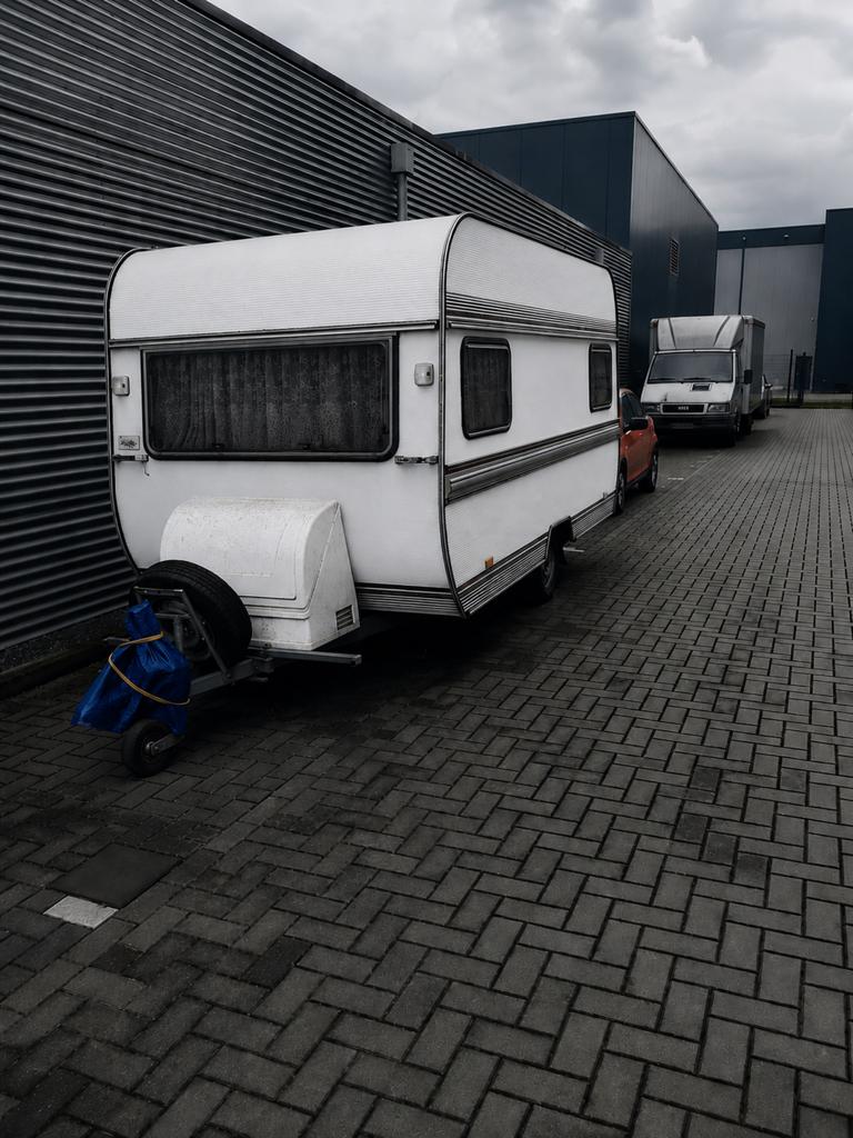 Hobby caravan met voortent, Hobby, Omvormbare zithoek, Treinzit, Particulier