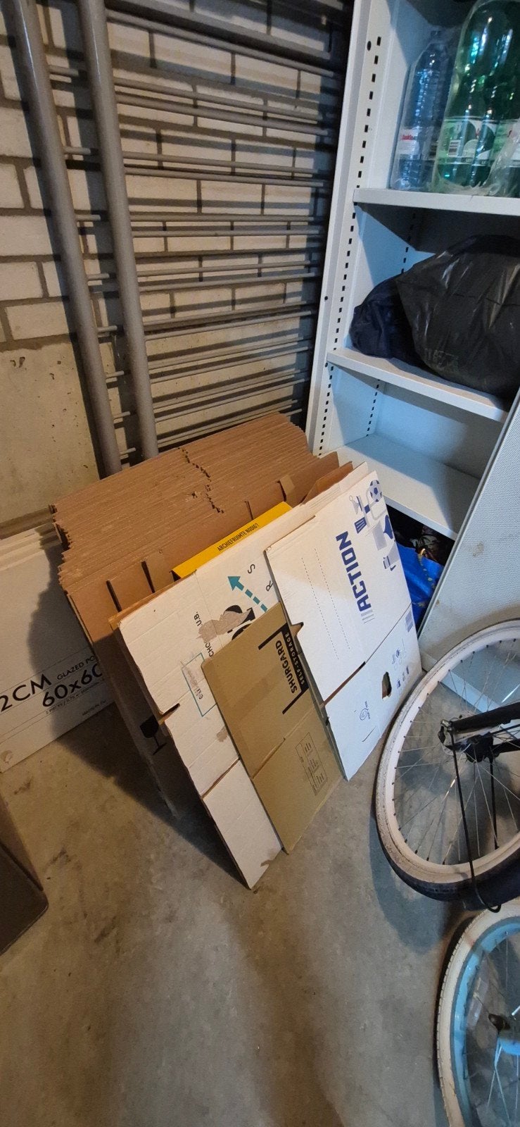 Diverse kartonnen dozen en platen, Ophalen, 100 cm of meer, 60 cm of meer, 50 cm of meer