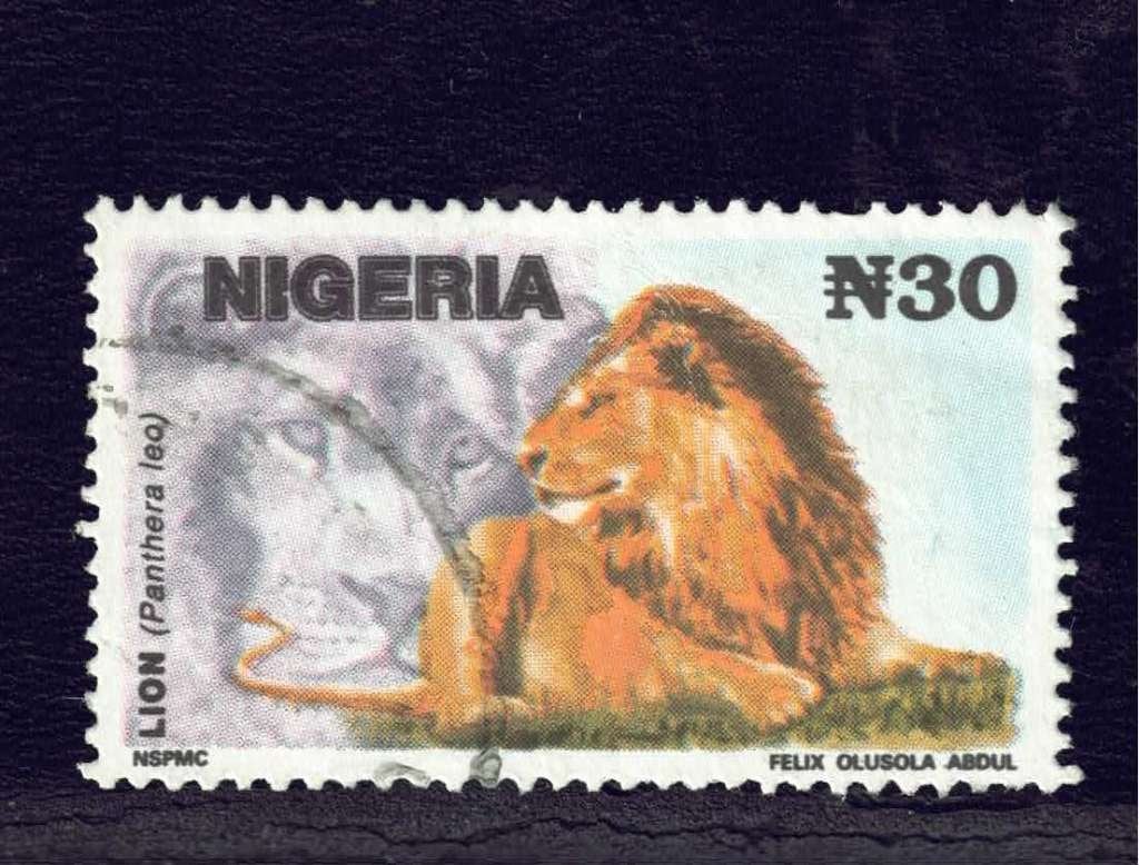 Katachtigen - Nigeria - N30 (2) - Leeuw - gebr, Ophalen of Verzenden, Gestempeld, Dier of Natuur