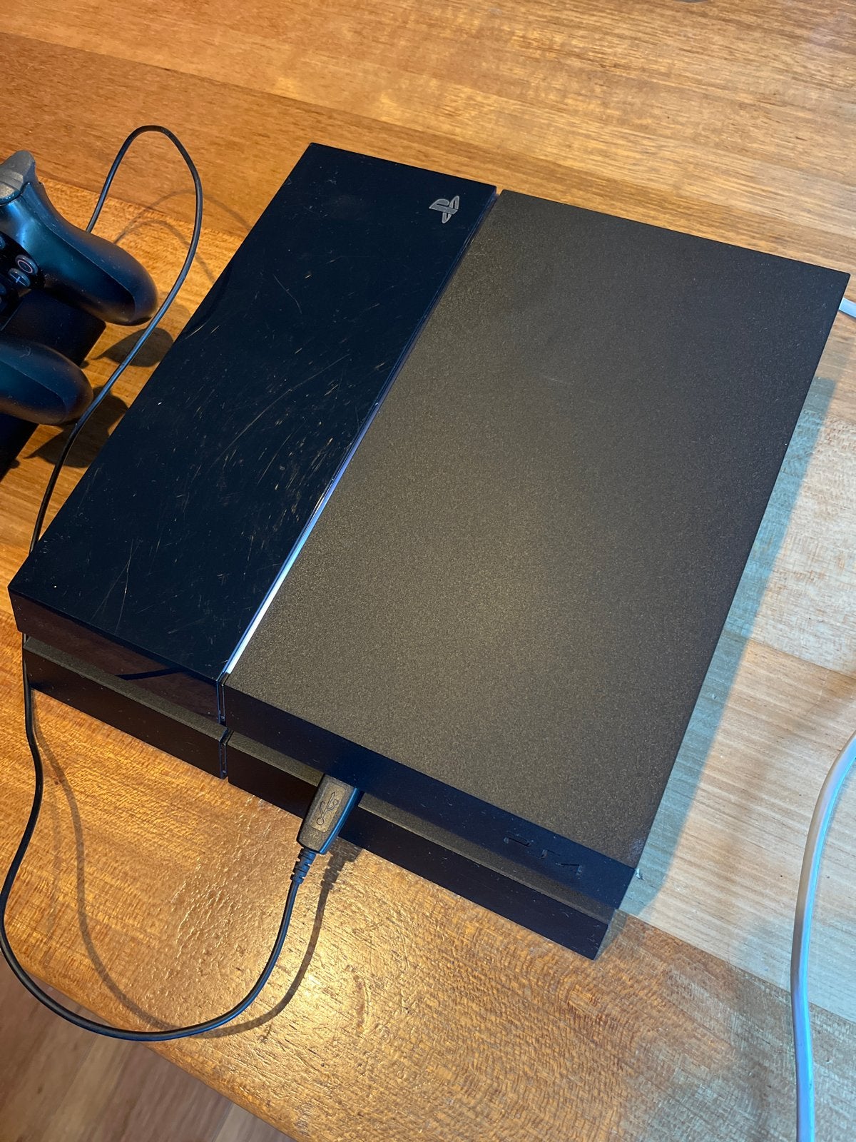 PS4 met nieuwe 1TB SSD, nieuwe koelpasta en 2 controllers, Spelcomputers en Games, Spelcomputers | Sony PlayStation 4, Met 2 controllers
