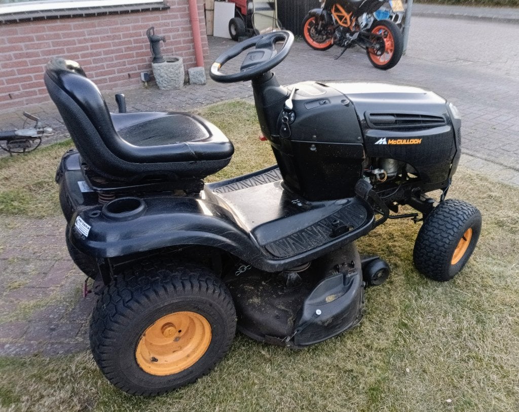 McCulloch M145-107T Zitmaaier (2013) – 107 cm maaidek, Ophalen, McCulloch, Zo goed als nieuw, Mulchfunctie