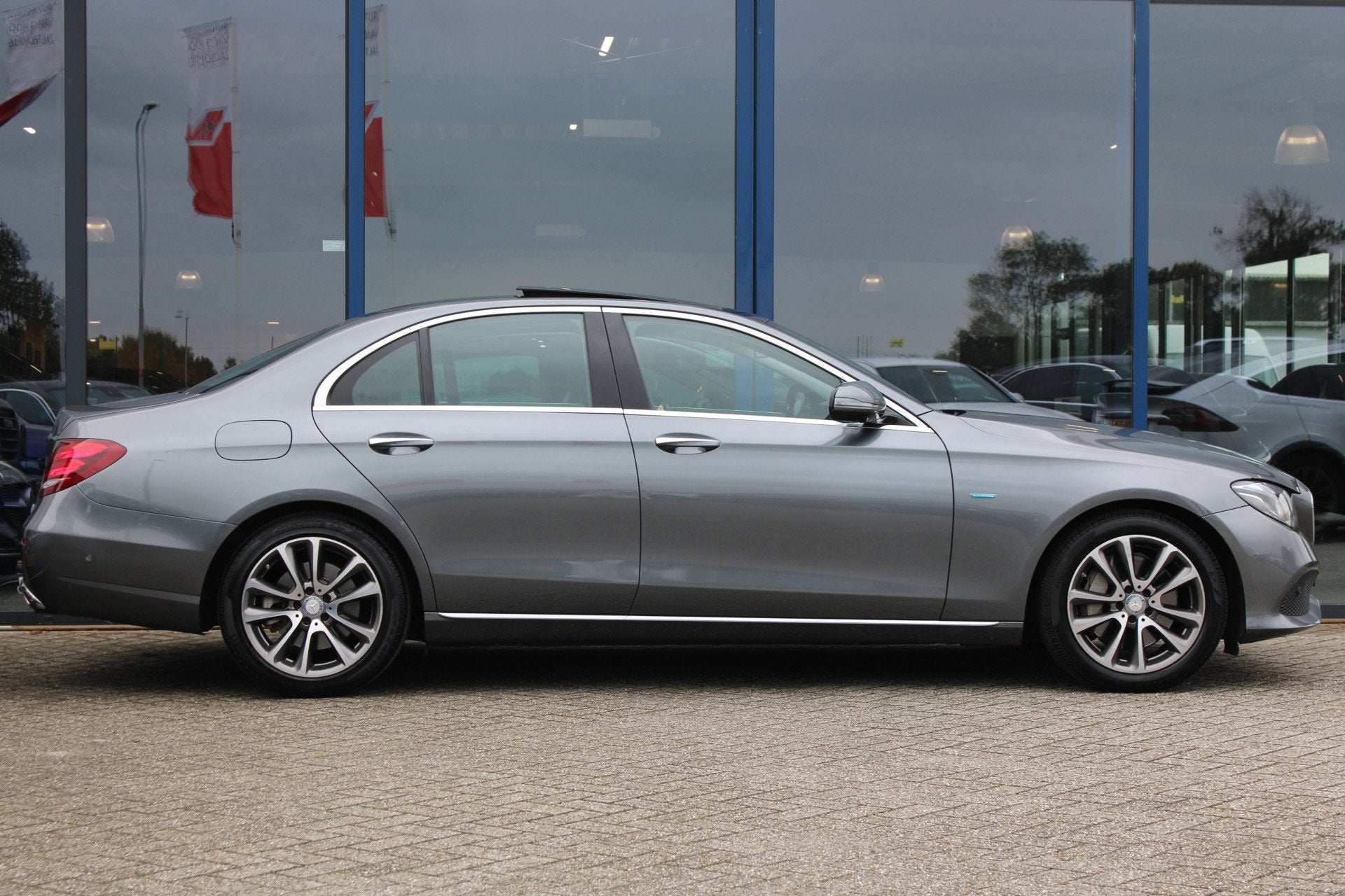 Mercedes-Benz E-Klasse 350e Prestige Plus PANORAMADAK BURMES, Auto's, Mercedes-Benz, Automaat, Achterwielaandrijving, Gebruikt