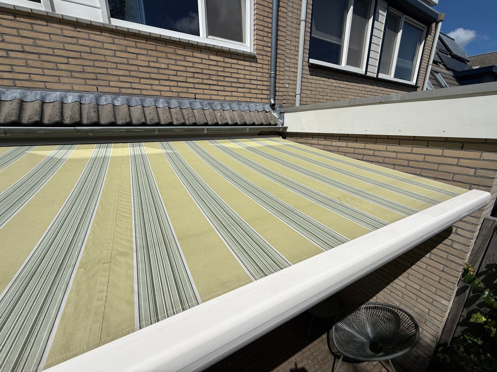 Zonnescherm 5x2,5m met elektrische motor + afstandsbediening, Ophalen, Gebruikt, 450 cm of meer, Elektrisch