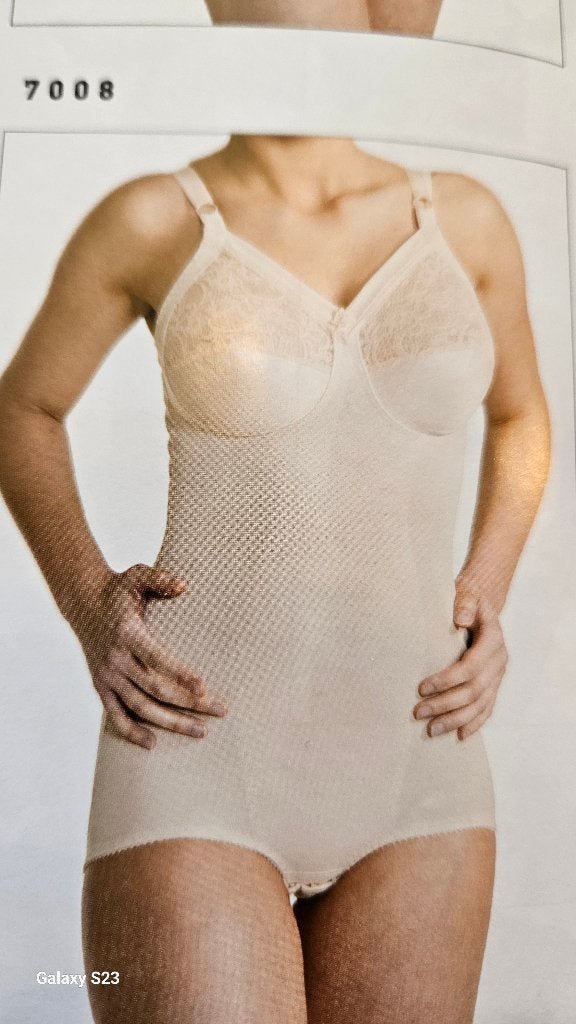 Body/corselet Triolet 7008, Beige, Onbekend, Ophalen of Verzenden, Onbekend