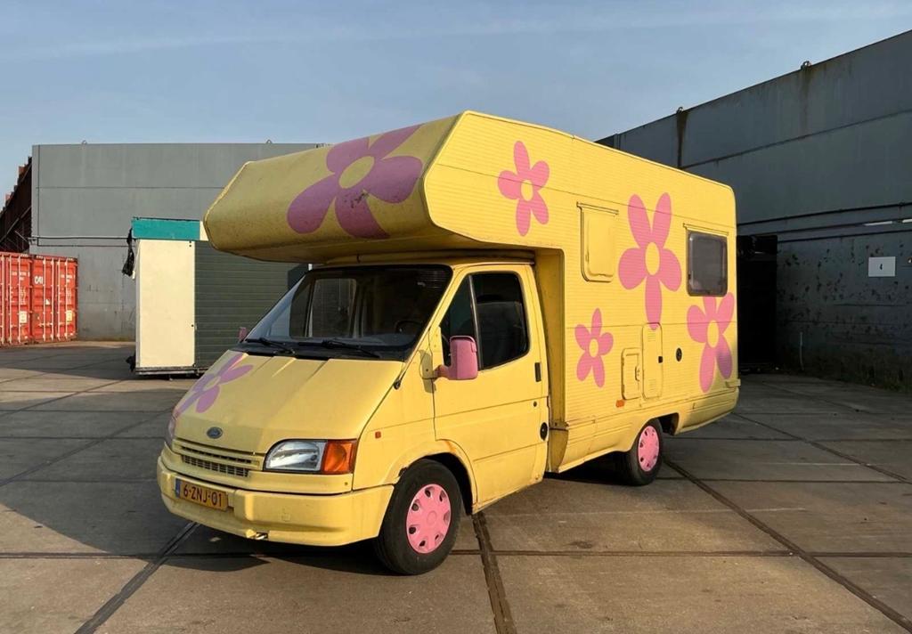 Leuke camper, rijdt en schakelt goed - opknapper of direct w, Caravans en Kamperen, Campers, Alkoof, Bedrijf, Tot en met 3, Koelkast