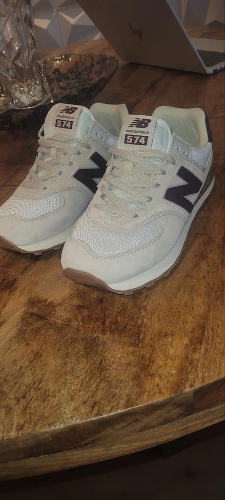 Nieuwe New Balance 574 sneakers, Kleding | Dames, Schoenen, Ophalen of Verzenden, Nieuw, Bruin, Sneakers of Gympen