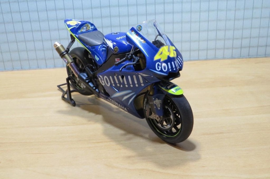 Valentino Rossi Yamaha YZR M-1 2004 1:12, Barcelone, Serviceclientele@altaya.be, Nieuw, Ophalen of Verzenden