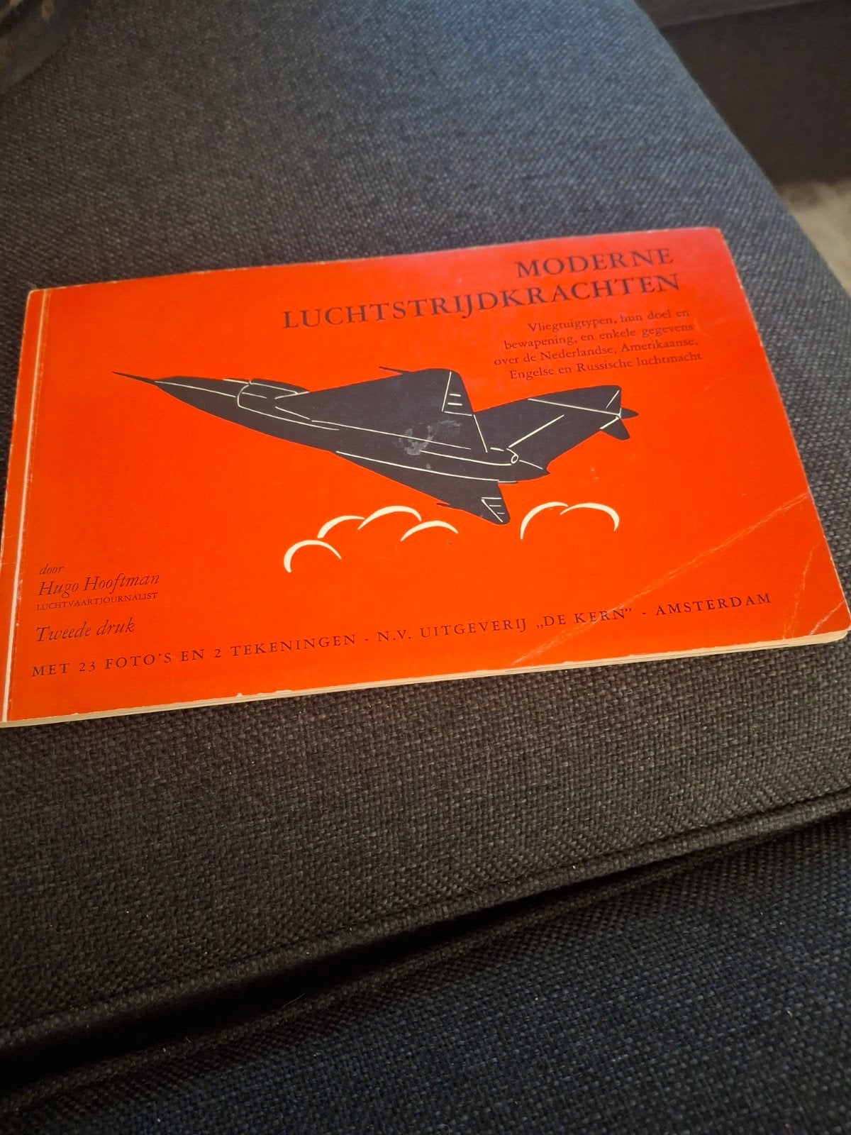 Moderne Luchtstrijdkrachten - Hugo Hooftman (2e druk), Boeken, Ophalen of Verzenden, Gelezen, Overige onderwerpen, Hugo Hooftman