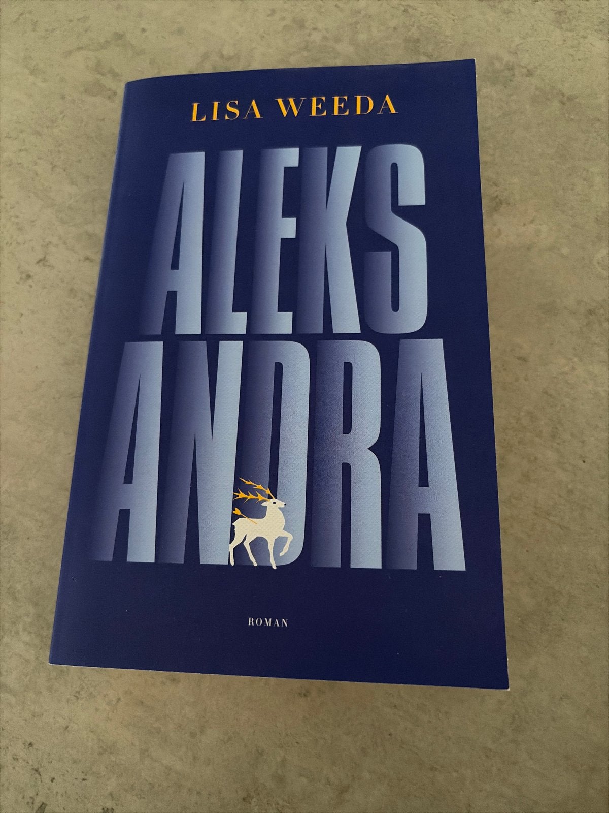 Aleksandra - Lisa Weeda (Roman)nieuw!, Ophalen of Verzenden, Zo goed als nieuw, Nederland