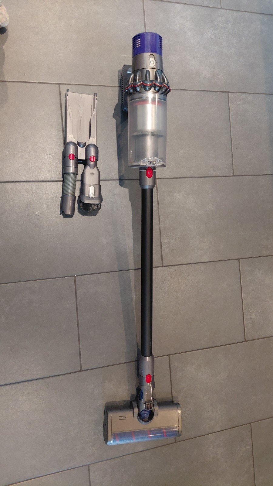 Dyson V10 Steelstofzuiger met accessoires defect