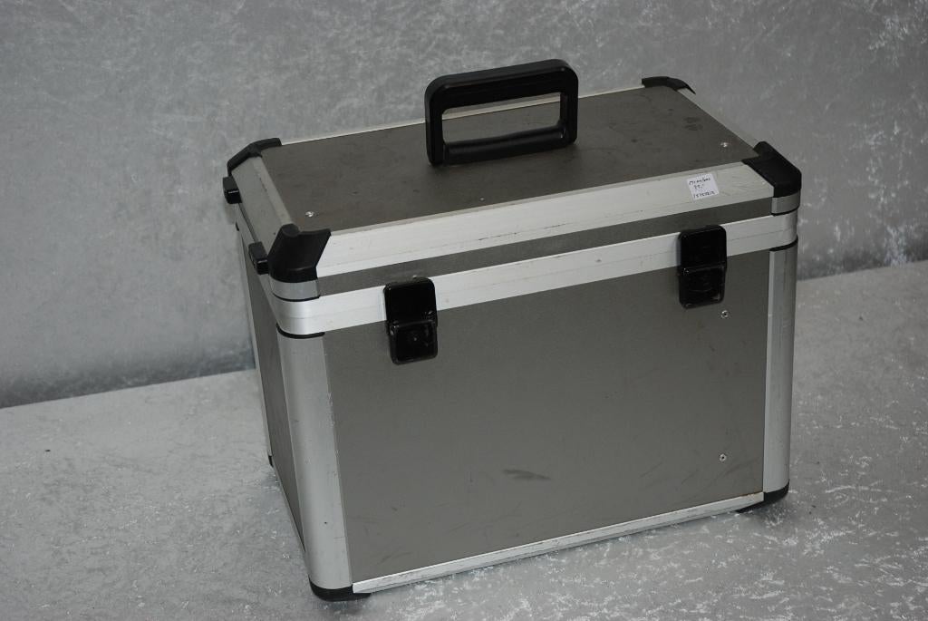 Koffer 44x33x26cm. Zilver/grijs  <25252212>, Gebruikt, ., Drums of Percussie, Ophalen of Verzenden