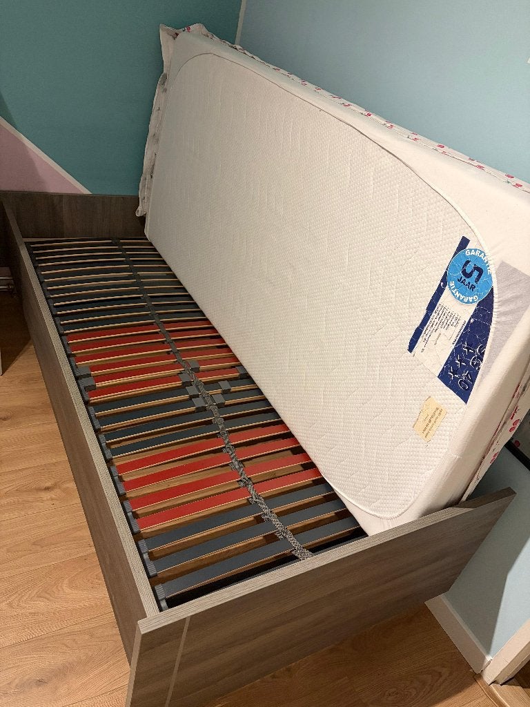 Twee 90x210 Bed incl. Matras en latenbodem, Ophalen, Gebruikt, 90 cm, Eenpersoons