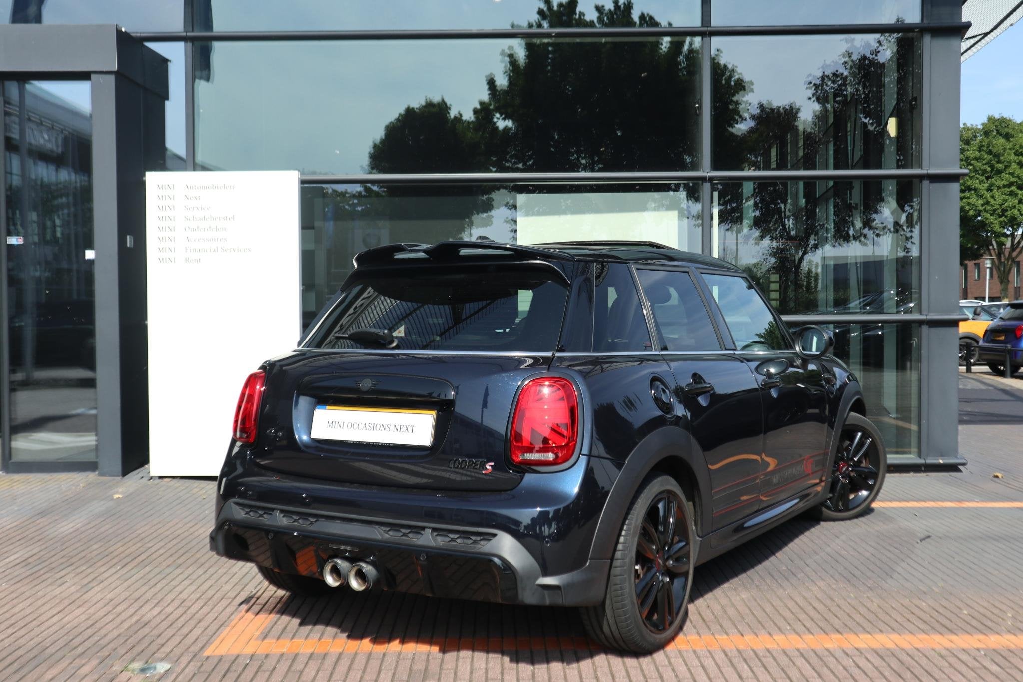 MINI 5-Deurs Cooper S | Stuur- en Stoelverwarming | Panorama, Auto's, 1998 cc, Stof, Gebruikt, 4 cilinders