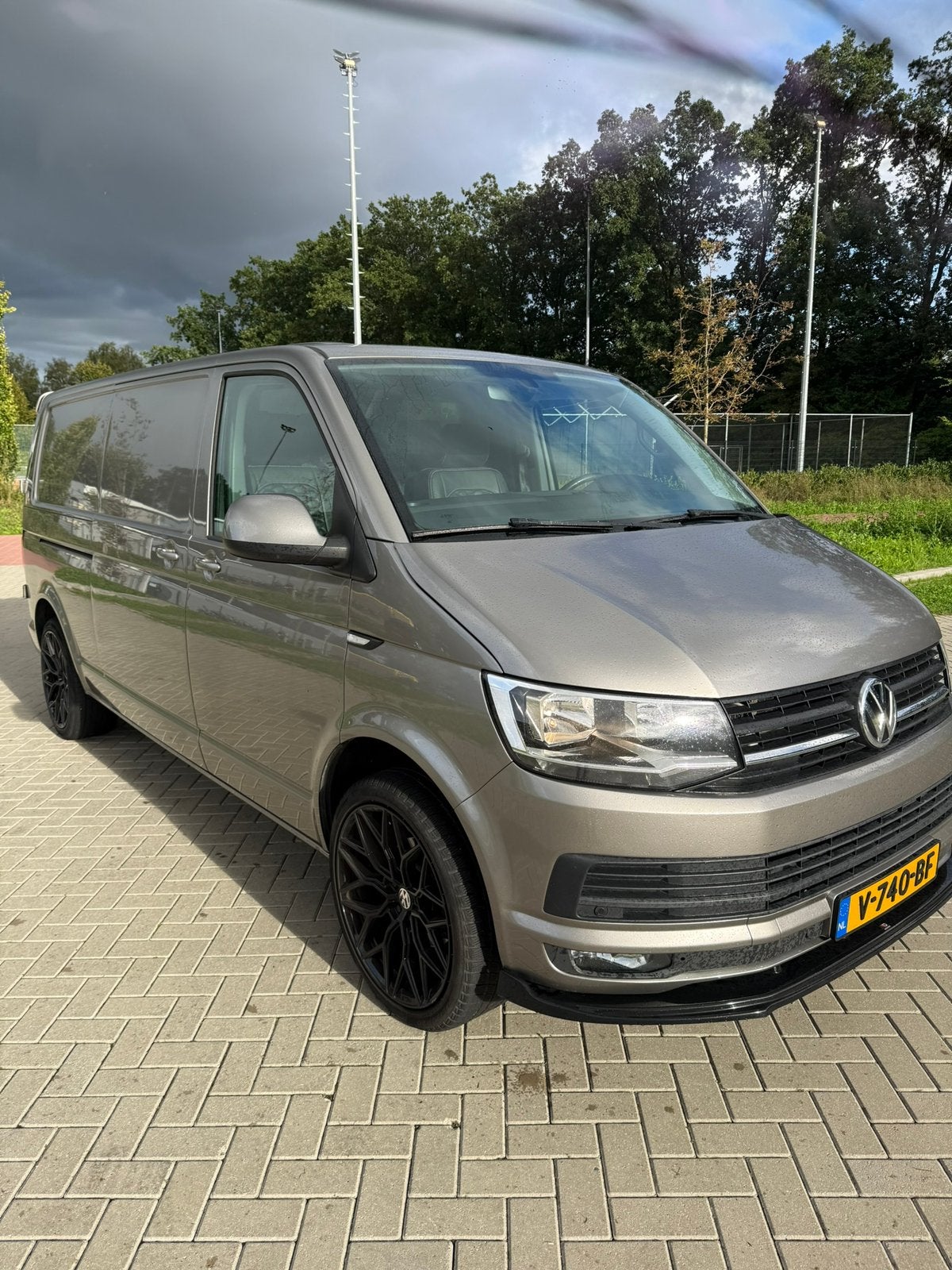 mooie Volkswagen Transporter 2.0 TDI l2h1, Auto's, Voorwielaandrijving, Euro 5, 15 km/l, Zwart