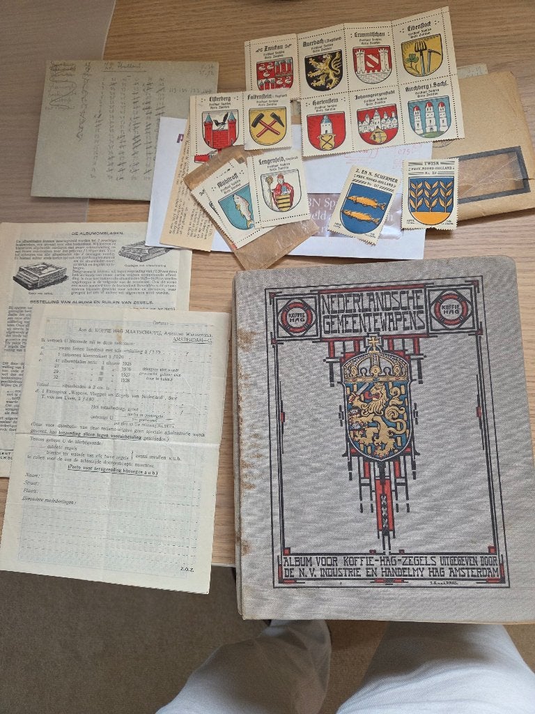 Koffie HAG historisch verzamelalbum Gemeentewapens, Ophalen of Verzenden, Gebruikt, Overige typen