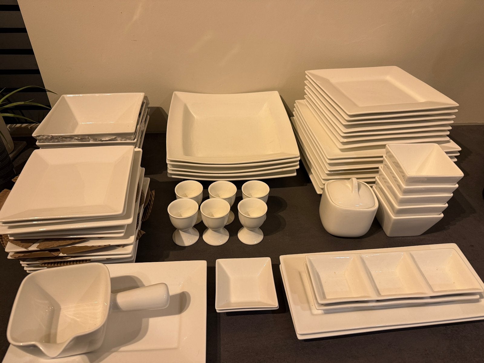 Vierkant servies xenos, Ophalen, Zo goed als nieuw