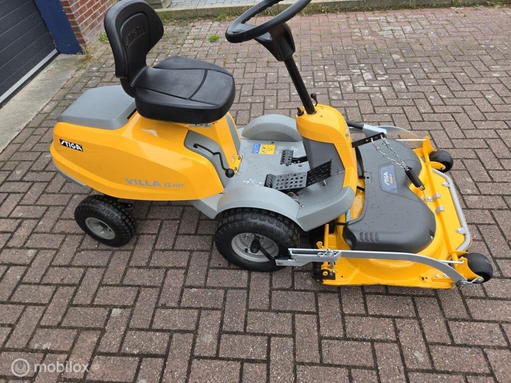 Zitmaaier  stiga villa frontmaaier hydro  mulch, Tuin en Terras, Zitmaaiers, Ophalen, Zo goed als nieuw, Mulchfunctie