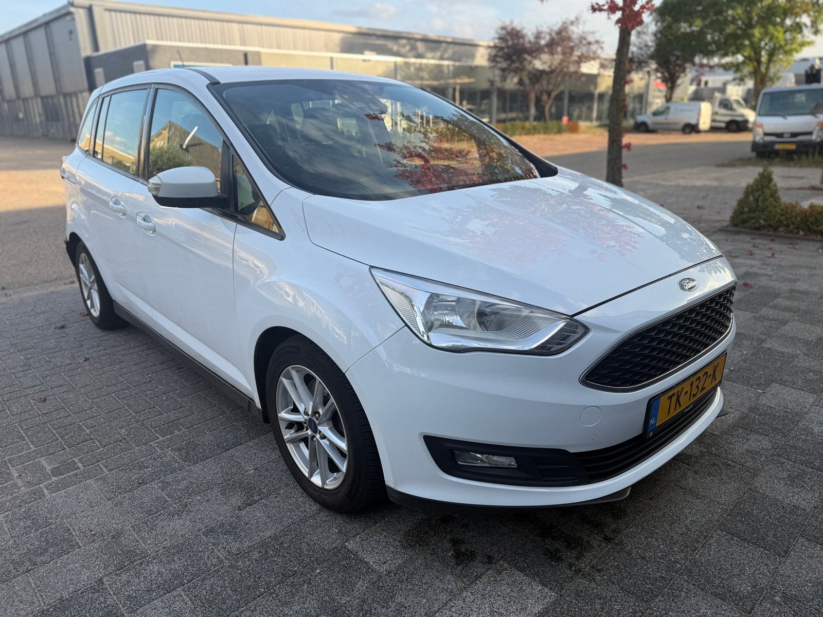 Ford Grand C-Max 1.5 Tdci 95pk 2018 Wit, Auto's, Ford, Voorwielaandrijving, Wit, Origineel Nederlands, 168 €/maand
