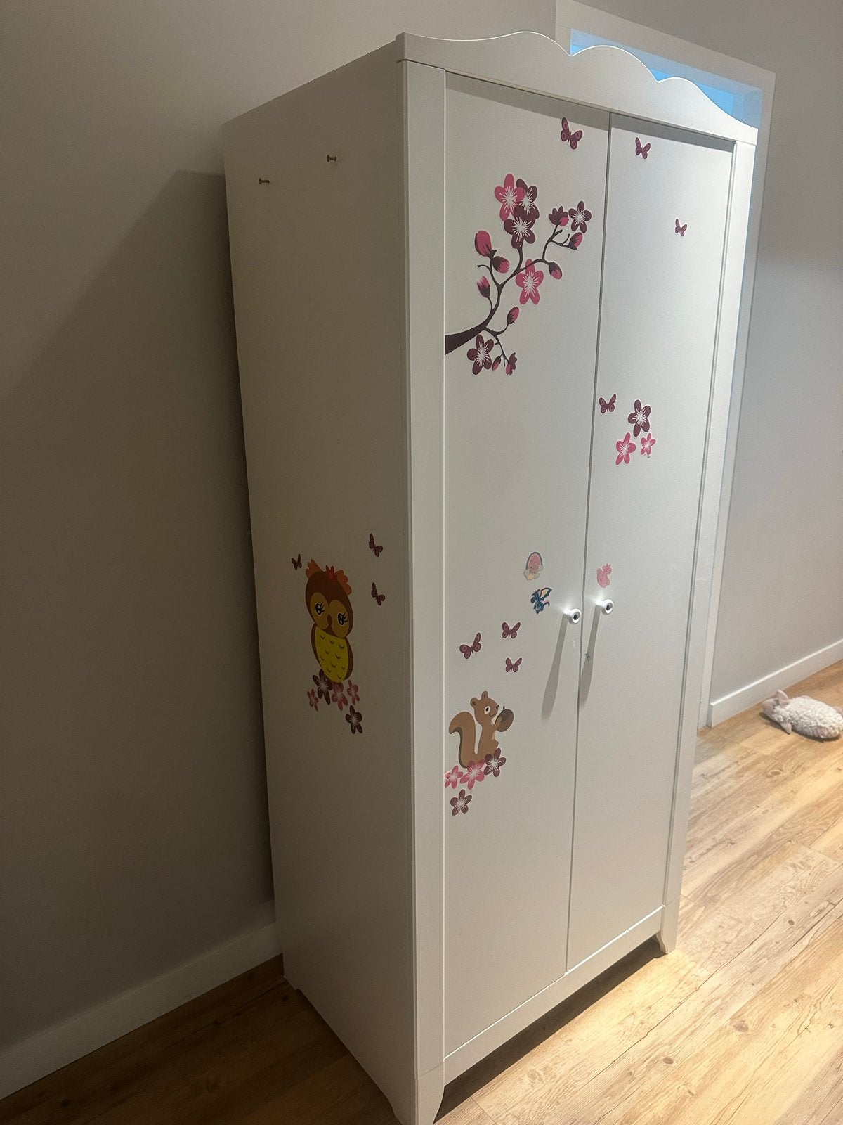 IKEA Hensvik Kledingkast - Wit met Leuke Stickers, Ophalen, Gebruikt, Kast, 50 tot 70 cm