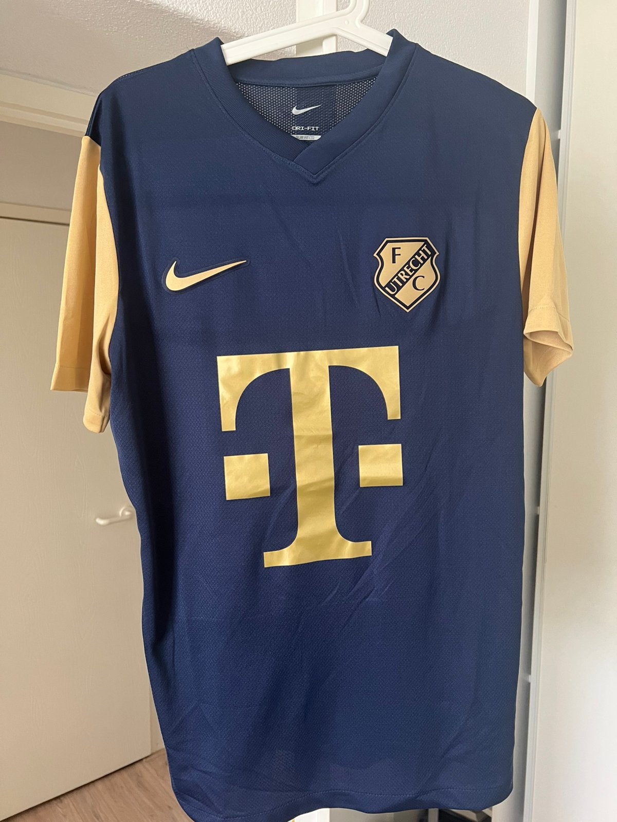 FC Utrecht Nike uitshirt nieuw, Maat M, Ophalen of Verzenden, Zo goed als nieuw, Shirt