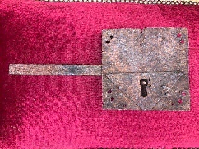 antiek slot, grachtvondst, Antiek en Kunst, Ophalen of Verzenden