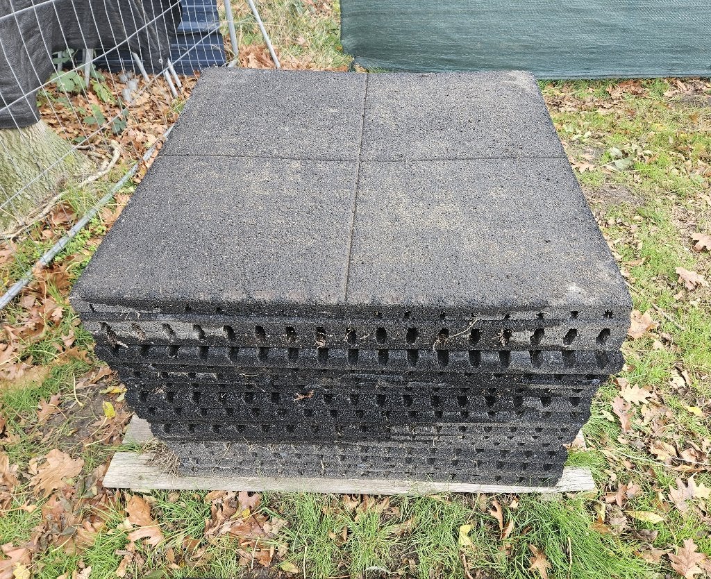 Grote rubberen tegels - 100 x 100 cm - dikte 4 cm, Tuin en Terras, Tegels en Klinkers, Ophalen, Gebruikt, Overige typen, Rubber