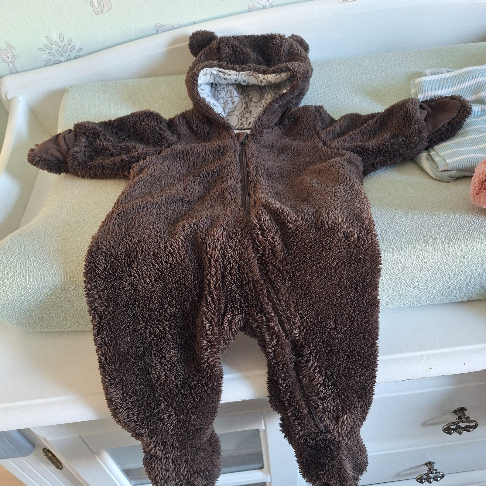Schattig bruin skipakje met oortjes - Maat 62/68, Ophalen, Zo goed als nieuw, Jongetje of Meisje