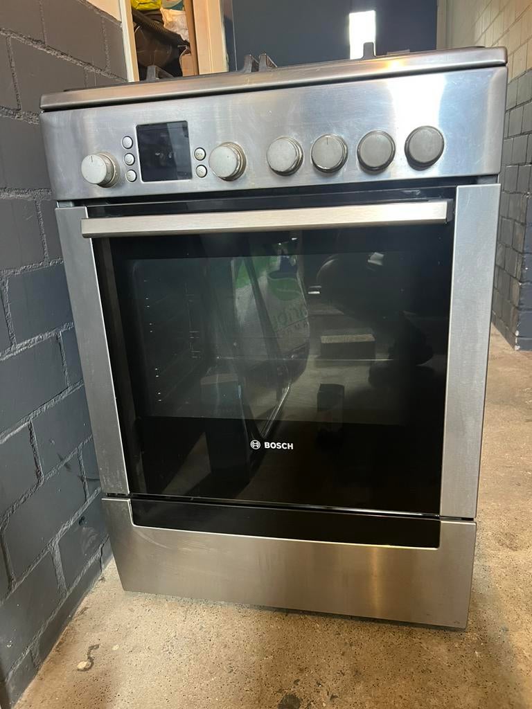 Bosch gasfornuis, Ophalen, 4 kookzones, Zo goed als nieuw, Gas