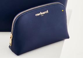 Cacharel makeup tas/ etui d.blauw nieuw, Ophalen of Verzenden, Nieuw, Blauw, Dame