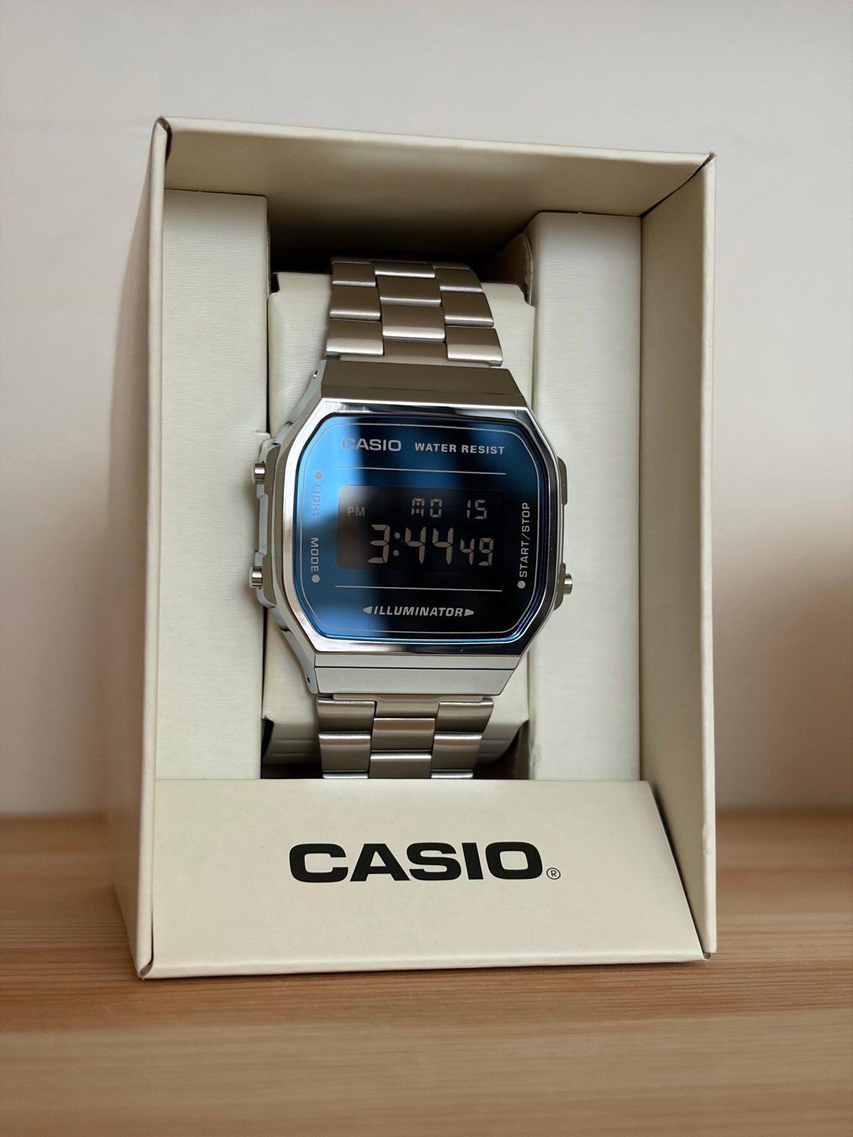 Casio A168WEM-2BEF Digitale Horloge - Nieuw in doos, Sieraden, Tassen en Uiterlijk, Horloges | Heren, Kunststof, Polshorloge, Nieuw