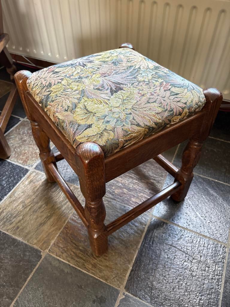 Vintage Voetenbankje met Gebloemde Stoffen Bekleding, Ophalen, Minder dan 50 cm, Gebruikt, Vierkant