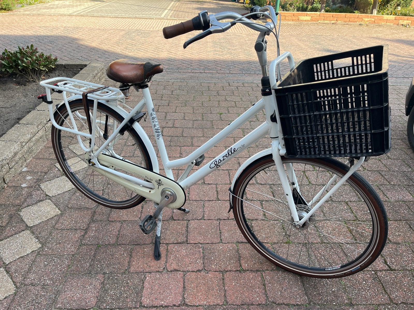 Gazelle C7 HFP Damesfiets - Wit met mand, Fietsen en Brommers, Ophalen, Velgrem, Versnellingen, Gazelle